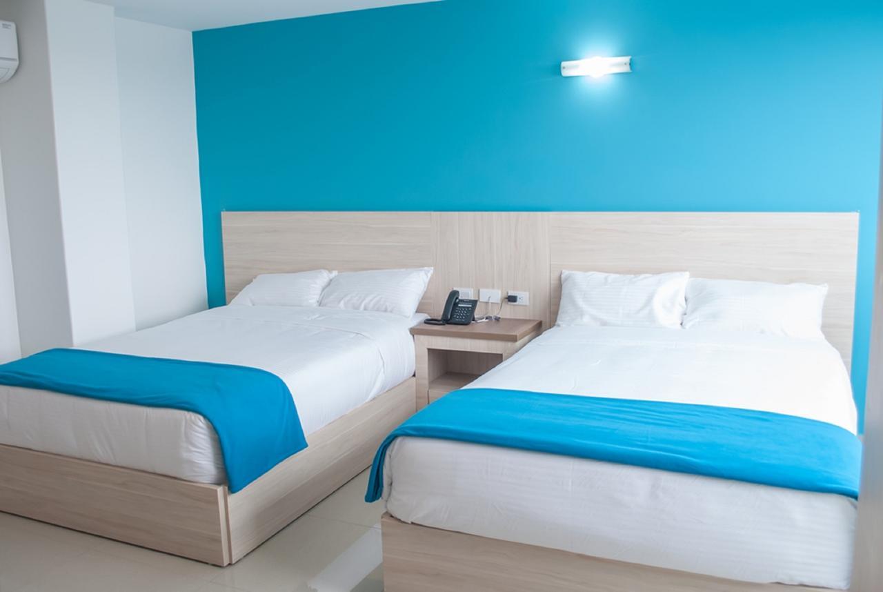 Hotel - Centro Comercial Punta Del Mar ساليناس المظهر الخارجي الصورة