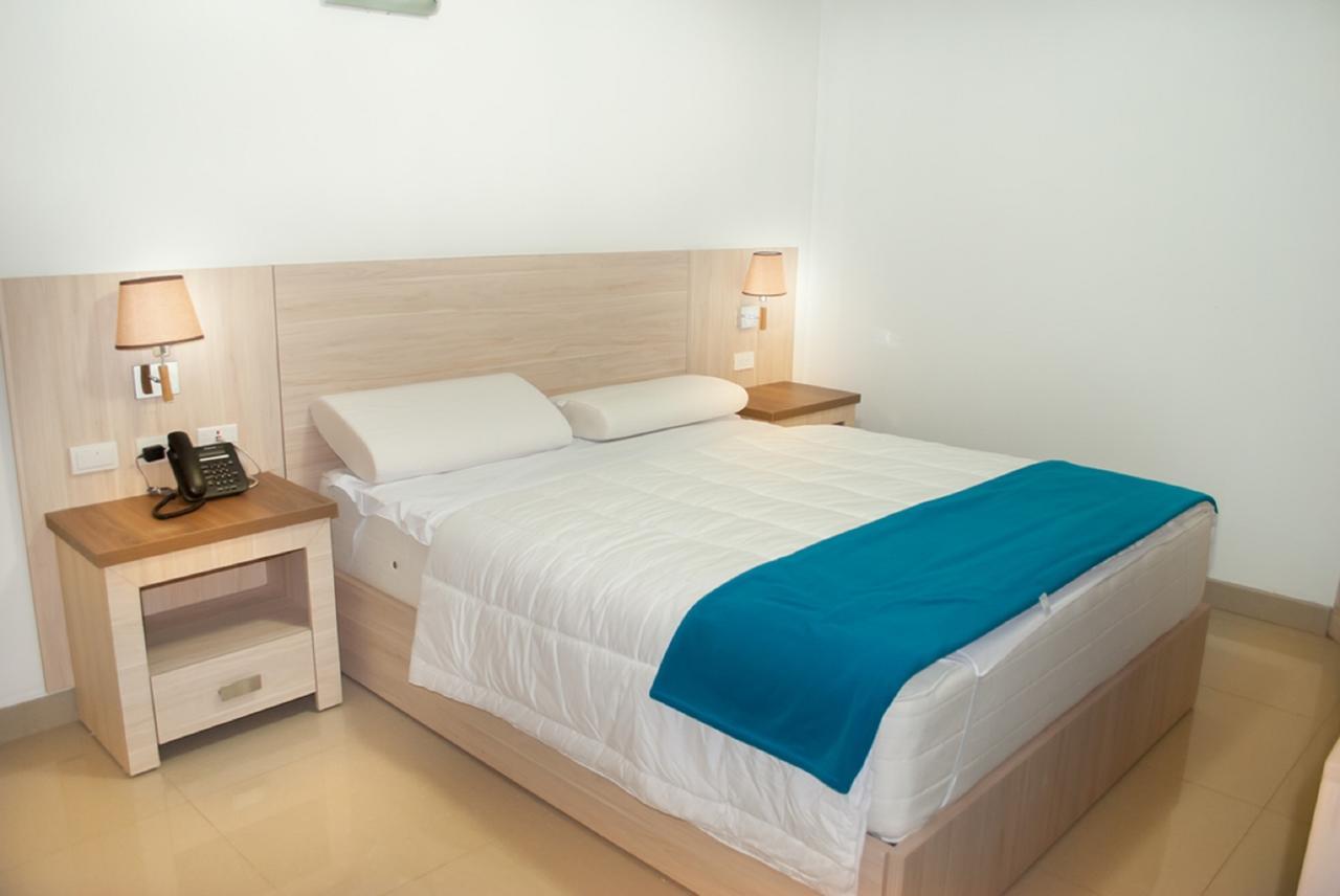 Hotel - Centro Comercial Punta Del Mar ساليناس الغرفة الصورة