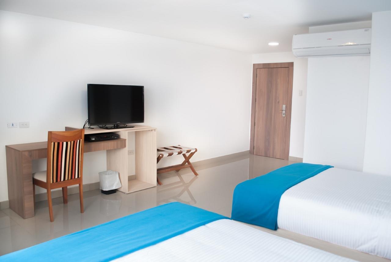 Hotel - Centro Comercial Punta Del Mar ساليناس المظهر الخارجي الصورة