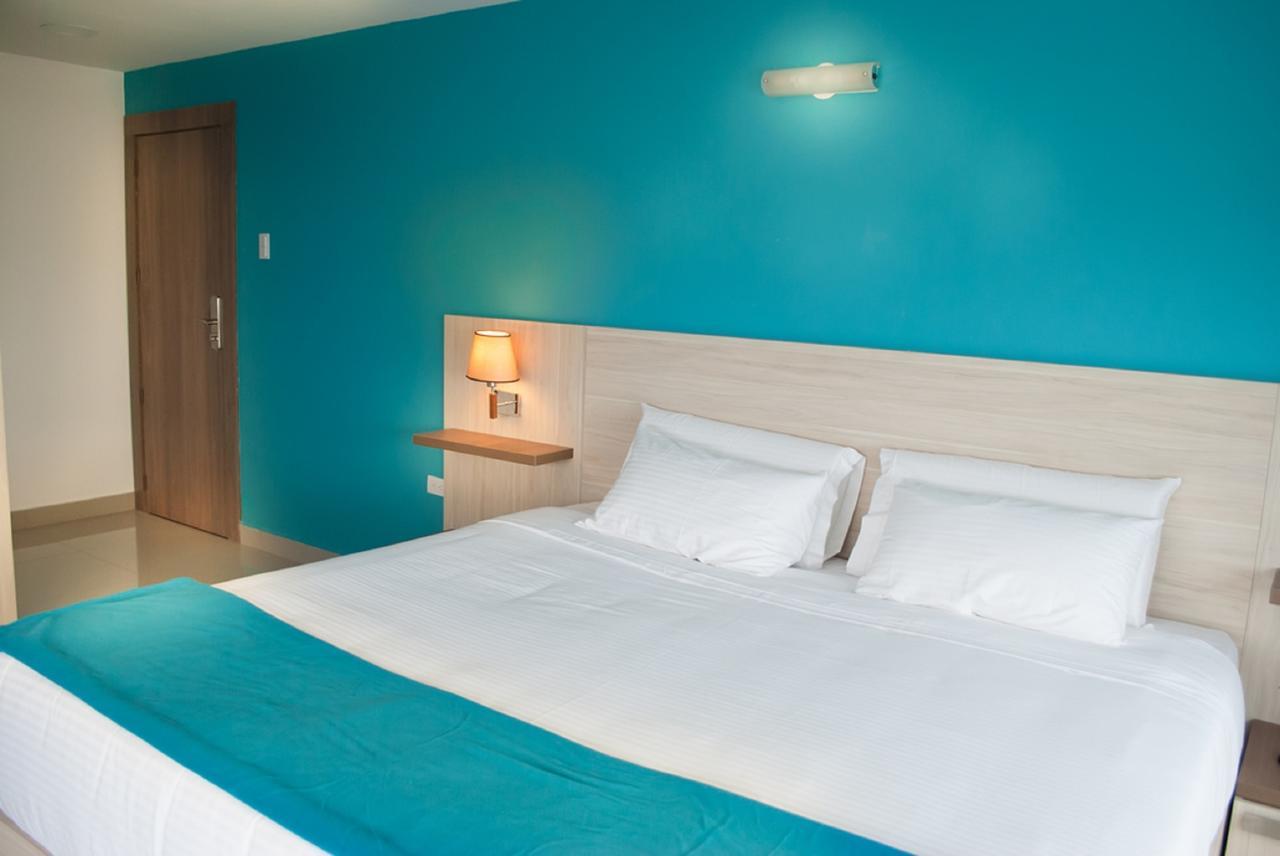 Hotel - Centro Comercial Punta Del Mar ساليناس الغرفة الصورة