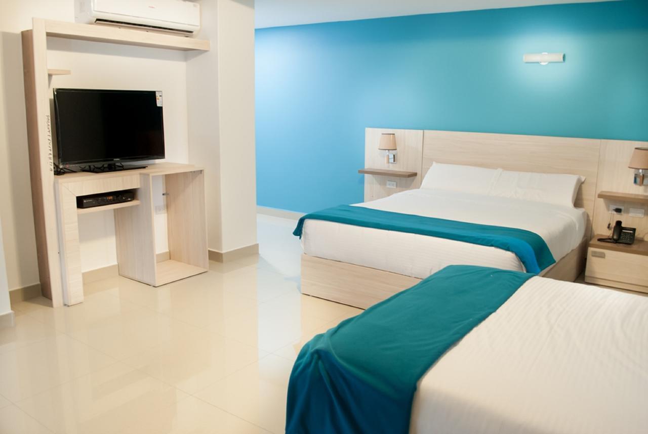 Hotel - Centro Comercial Punta Del Mar ساليناس المظهر الخارجي الصورة