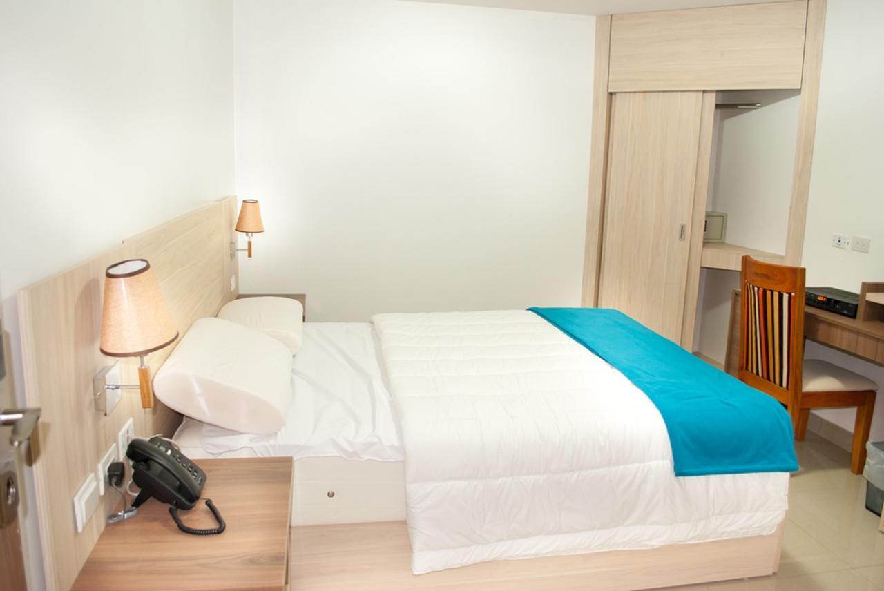 Hotel - Centro Comercial Punta Del Mar ساليناس الغرفة الصورة