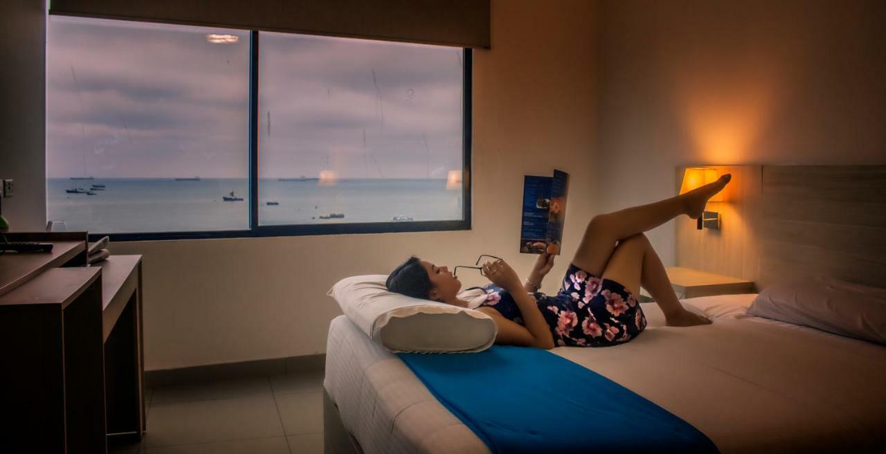 Hotel - Centro Comercial Punta Del Mar ساليناس المظهر الخارجي الصورة